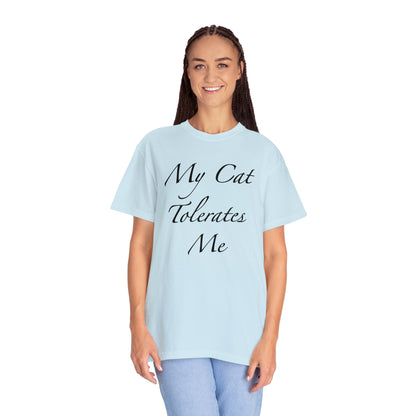 Mi gato me tolera - Camiseta unisex (14 colores)