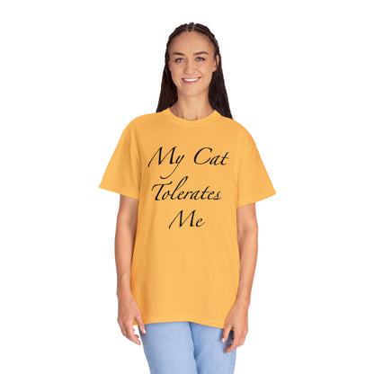 Mi gato me tolera - Camiseta unisex (14 colores)